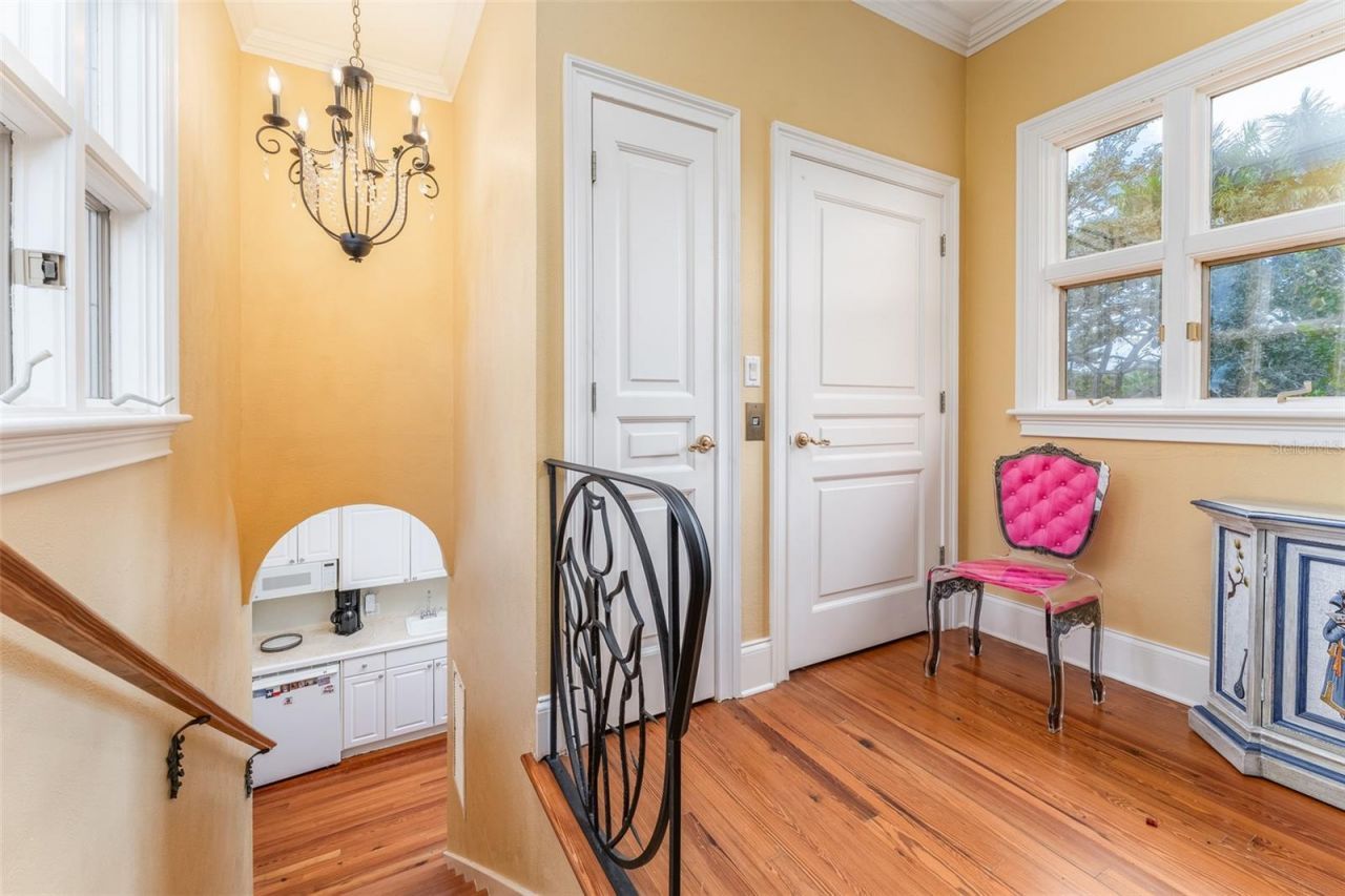 2152 Coffee Pot Boulevard Ne, Saint Petersburg, FL 33704 Photo