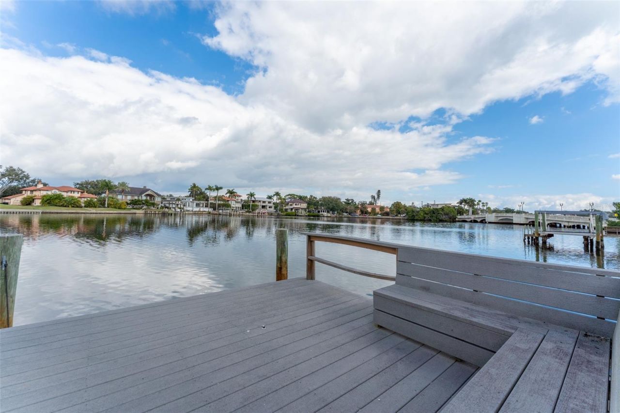 2152 Coffee Pot Boulevard Ne, Saint Petersburg, FL 33704 Photo