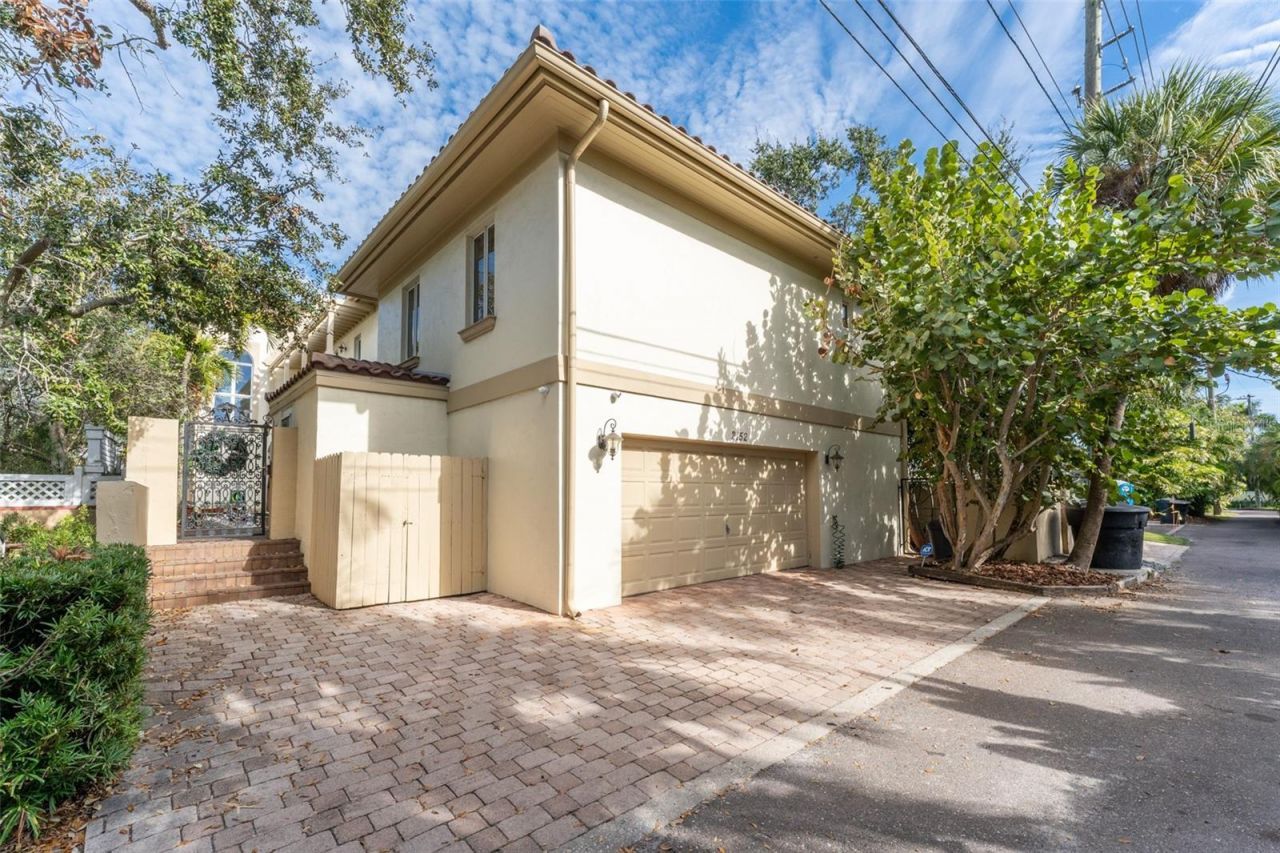 2152 Coffee Pot Boulevard Ne, Saint Petersburg, FL 33704 Photo