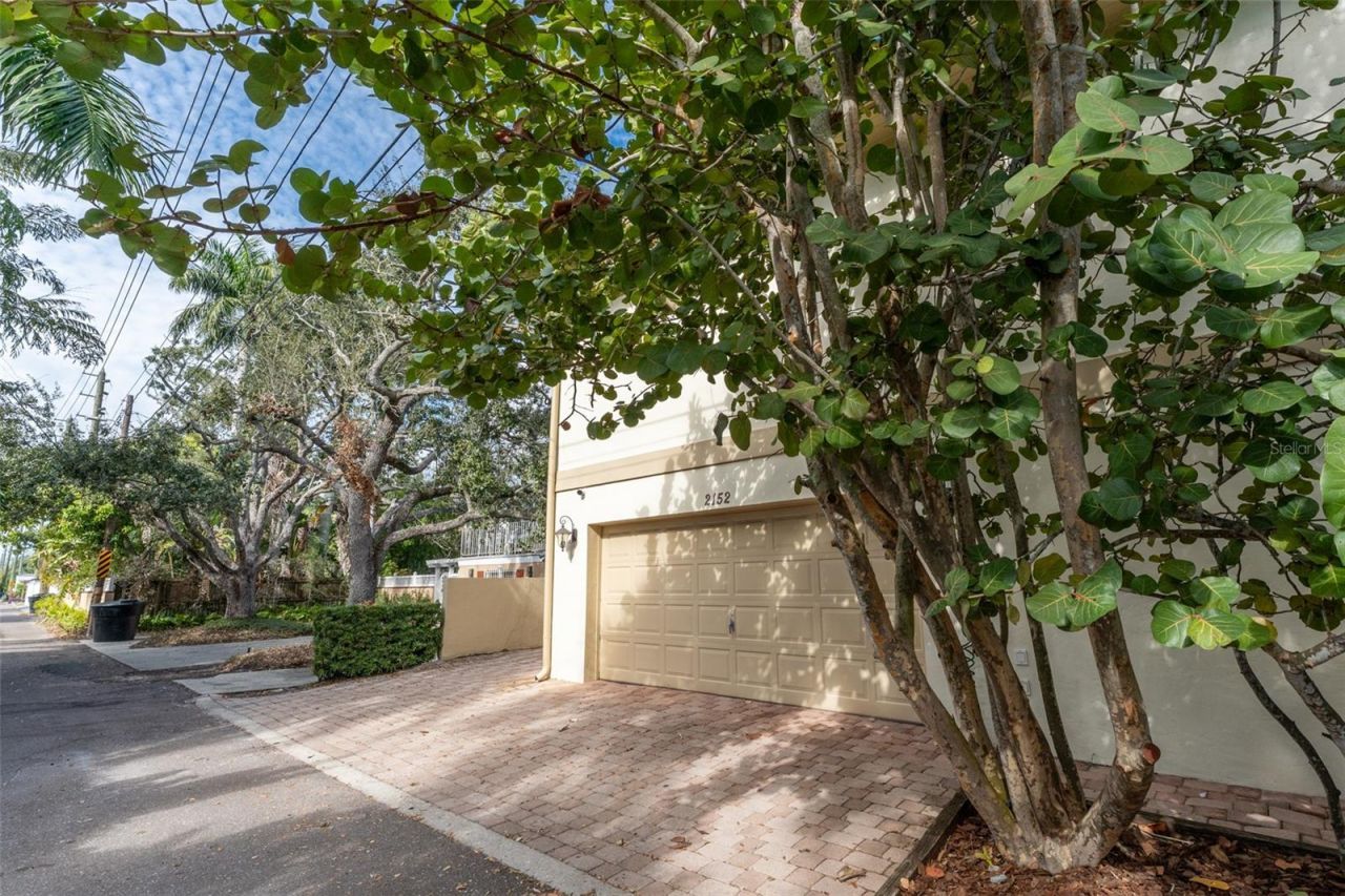 2152 Coffee Pot Boulevard Ne, Saint Petersburg, FL 33704 Photo