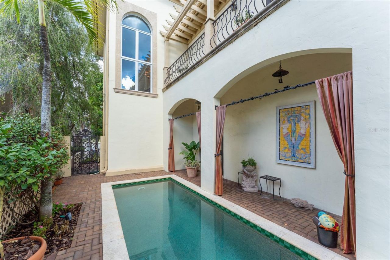 2152 Coffee Pot Boulevard Ne, Saint Petersburg, FL 33704 Photo