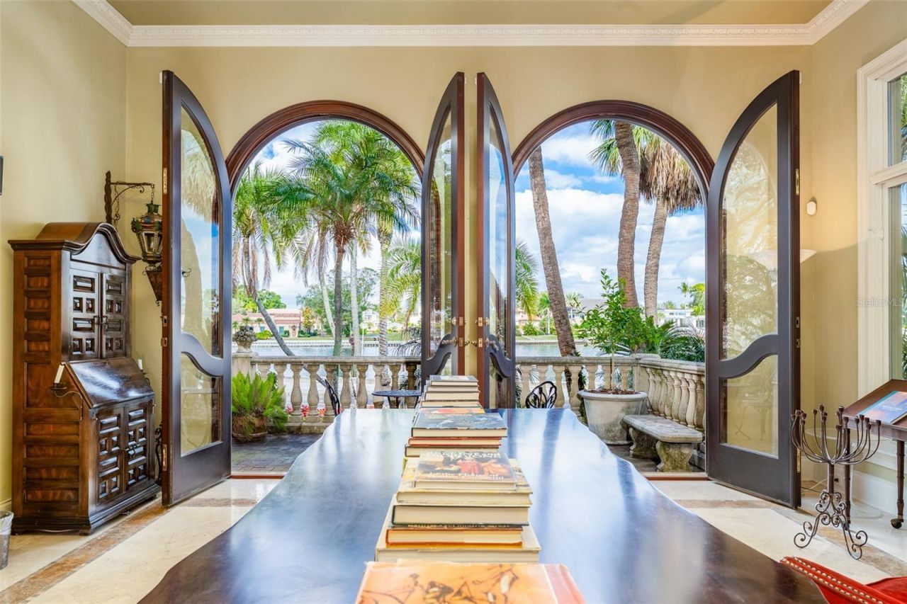 2152 Coffee Pot Boulevard Ne, Saint Petersburg, FL 33704 Photo