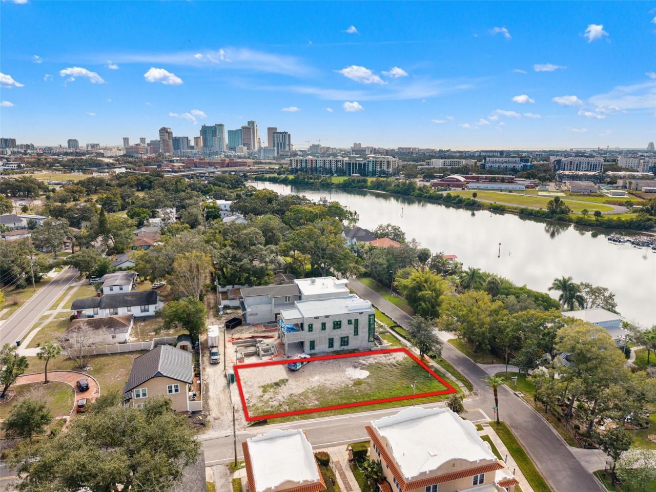 2313 N Riverside Drive, Tampa, FL 33602 Main Photo