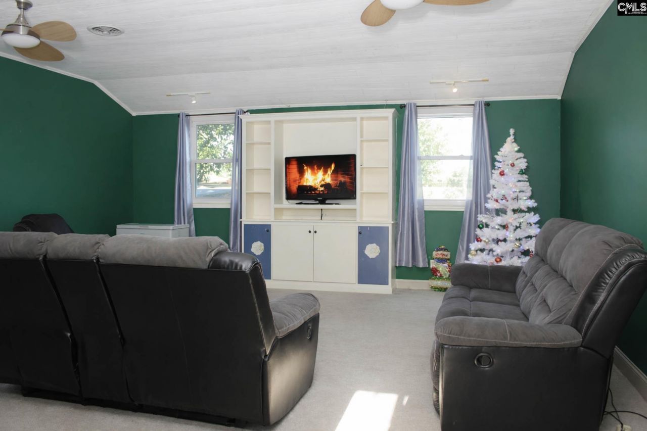 710 Airport Road Photo 5