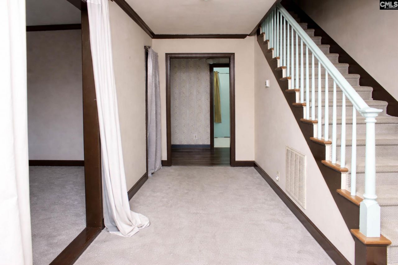 710 Airport Road Photo 8