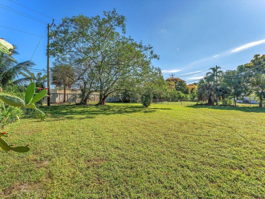 3310 NW 43rd Avenue, Lauderdale Lakes, FL 33319 Photo