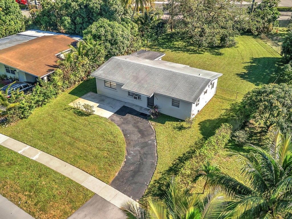 3310 NW 43rd Avenue, Lauderdale Lakes, FL 33319 Photo