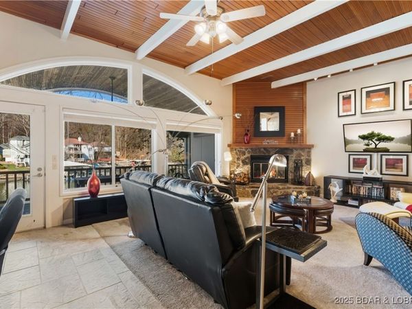 6620 Lakepointe Drive, Unit 28, Osage Beach, MO 65065