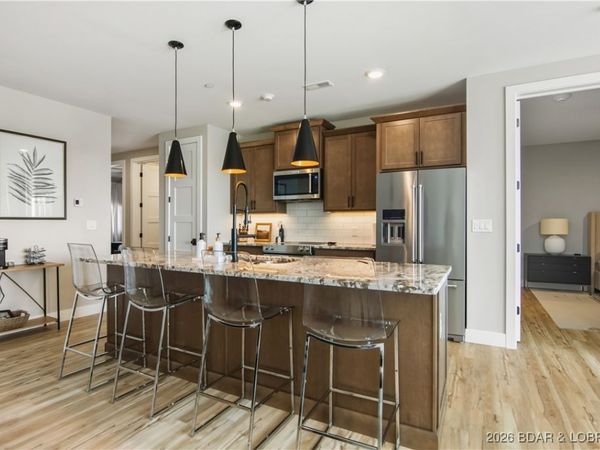 182 Vintage Drive, Unit 3A, Four Seasons, MO 65049