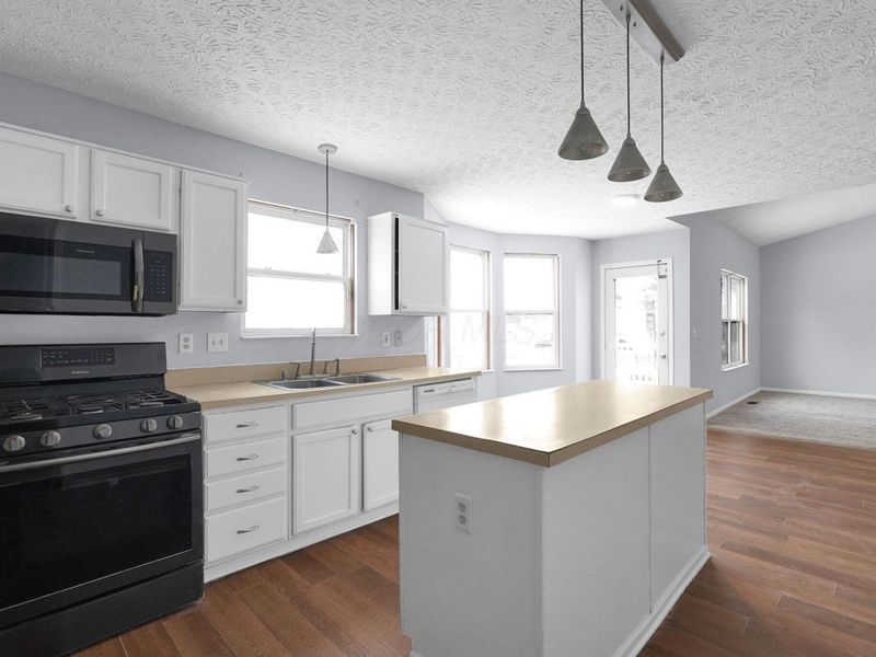 8651 Robbins Loop Drive, Reynoldsburg, OH 43068 Photo 17