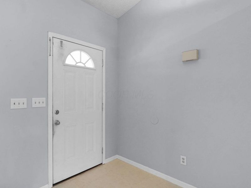 8651 Robbins Loop Drive, Reynoldsburg, OH 43068 Photo 7