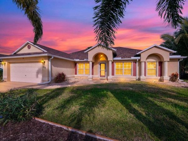 837 SW Hamberland Avenue, Port Saint Lucie, FL 34953