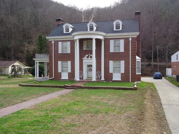 951 Riverside Drive, WELCH, WV 24801