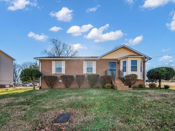 717 Flint Ridge Dr, Whites Creek, TN 37189