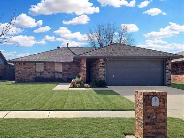 1332 Chimney Hill Road, Yukon, OK 73099