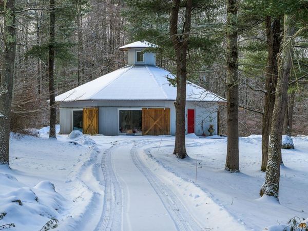 401 Collins Street, Hillsdale, NY 12529