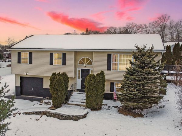 22 Sharon Drive, Middletown, NY 10941