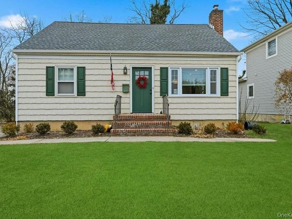 15 School Street, Port Washington, NY 11050