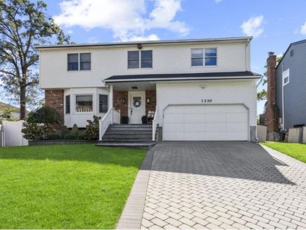 1330 Bea Court, East Meadow, NY 11554
