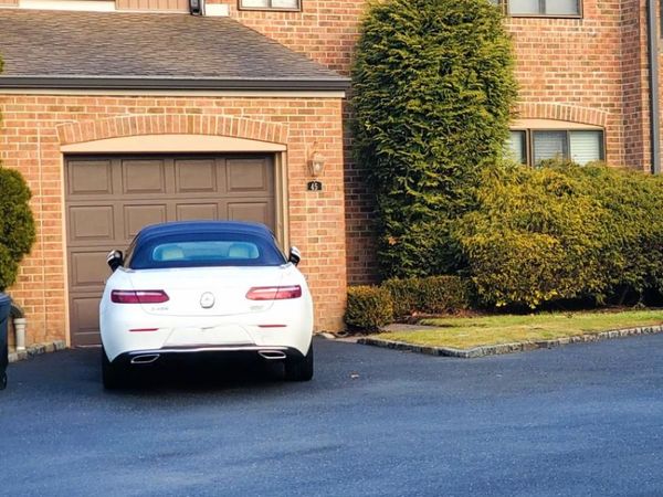 45 Windsor Gate, Unit 45, North Hills, NY 11040