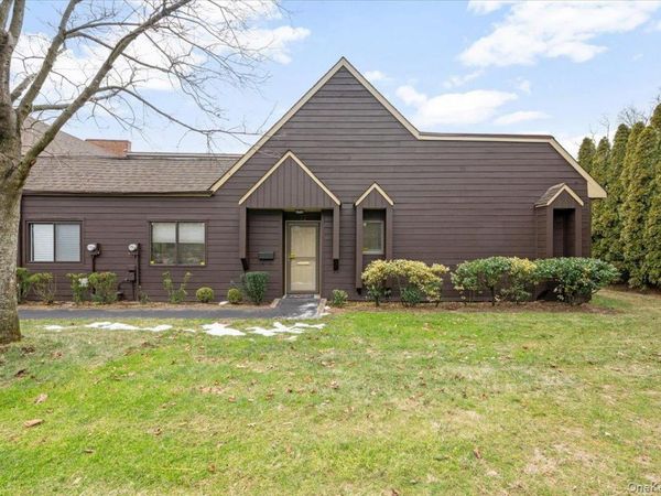 22 SO. Gate Circle, Massapequa Park, NY 11762