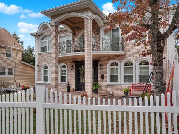 19319 109th Road, Saint Albans, NY 11412