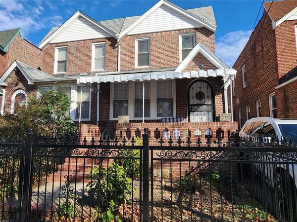 89-25 209 Street, Queens Village, NY 11427