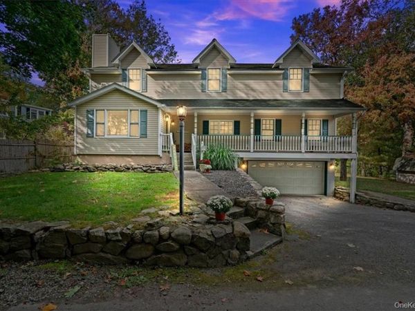 3 Seven Lakes Drive, Sloatsburg, NY 10974