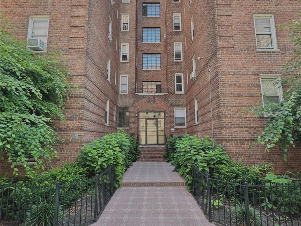 2090 Barnes Avenue, Unit 3G, Bronx, NY 10462