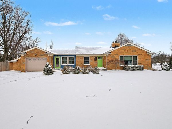 2907 Cascade Road SE, Grand Rapids, MI 49506