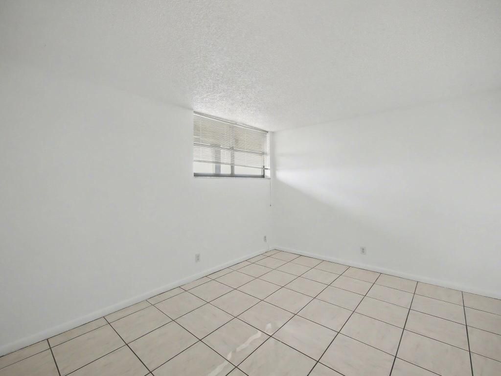 4800 Bayview Drive, Unit 606, Fort Lauderdale, FL 33308 Photo
