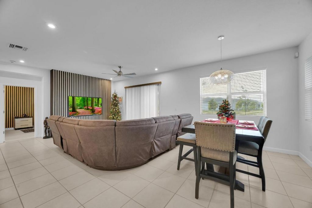 10142 SW Orana Drive, Port Saint Lucie, FL 34987 Photo