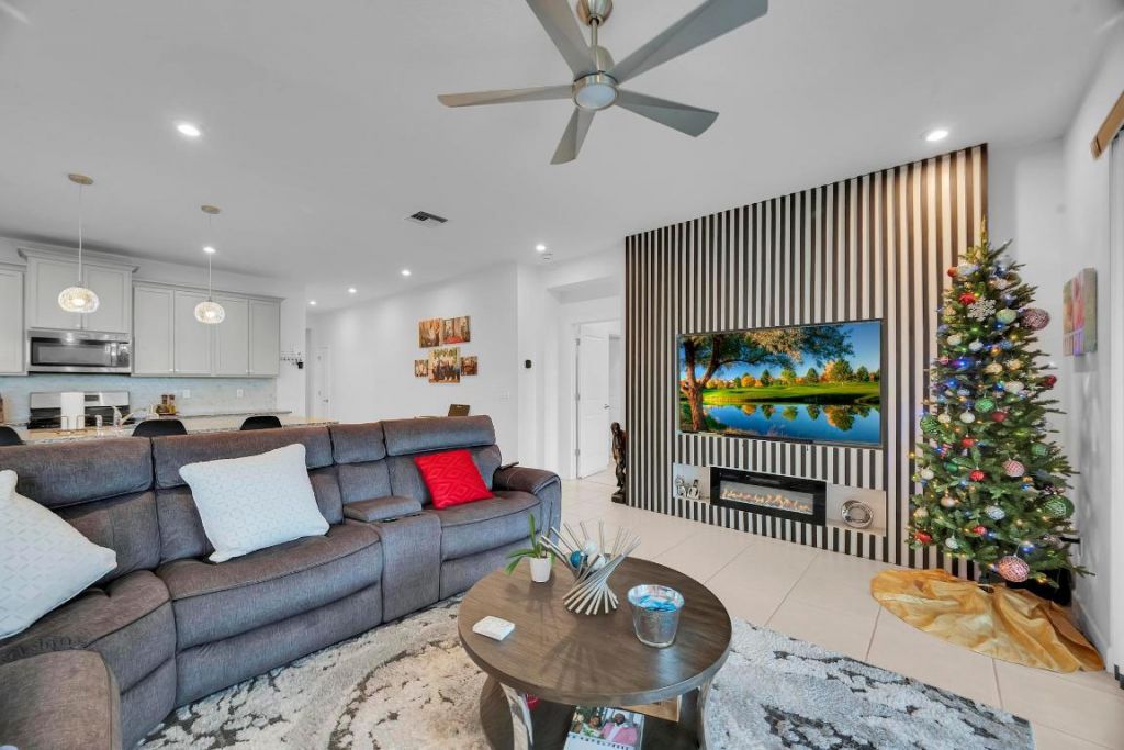 10142 SW Orana Drive, Port Saint Lucie, FL 34987 Photo