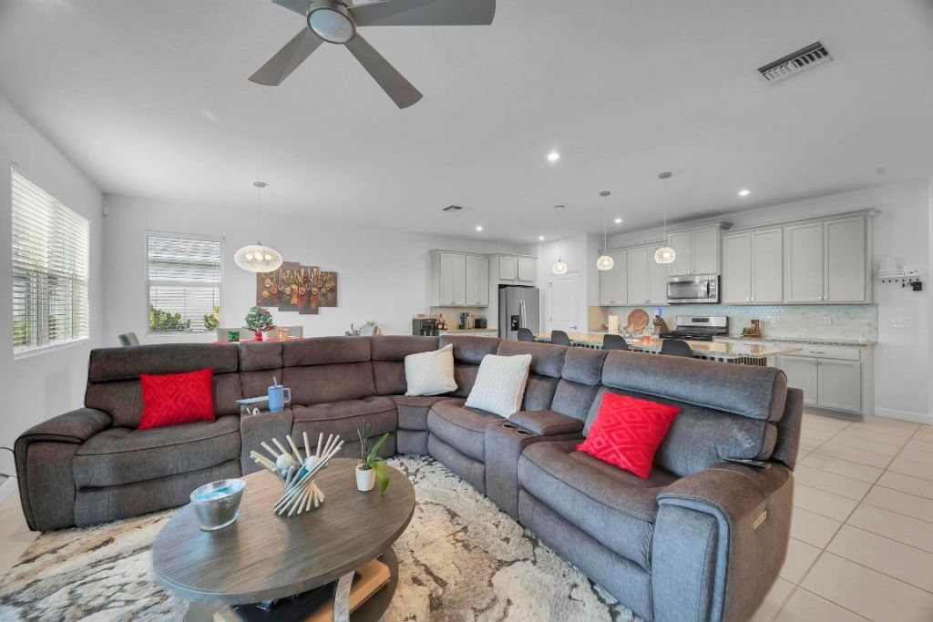 10142 SW Orana Drive, Port Saint Lucie, FL 34987 Photo