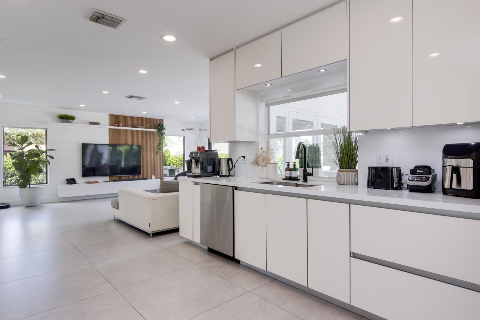 1049 W Palmetto Park Road S, Boca Raton, FL 33486 Photo