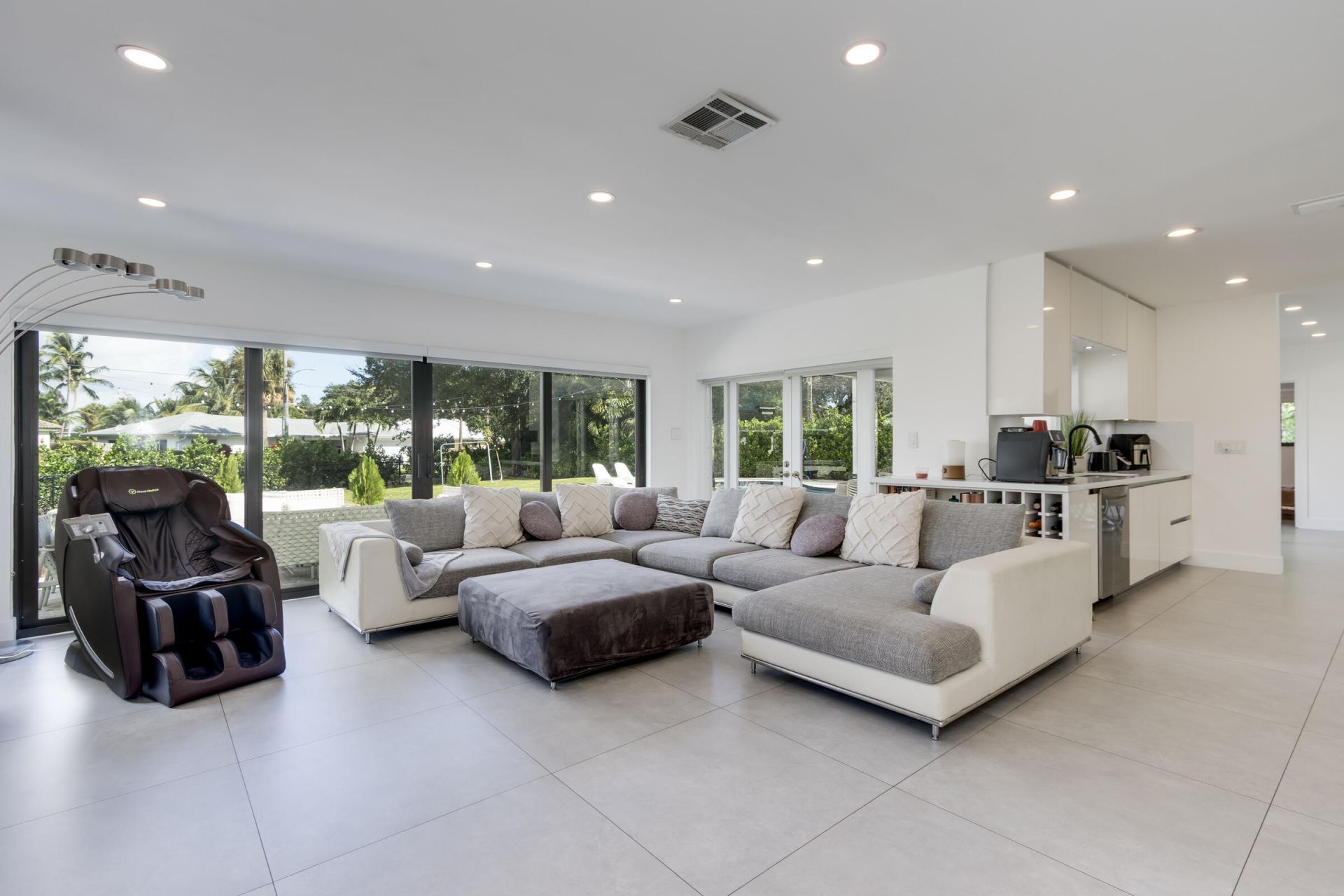 1049 W Palmetto Park Road S, Boca Raton, FL 33486 Photo