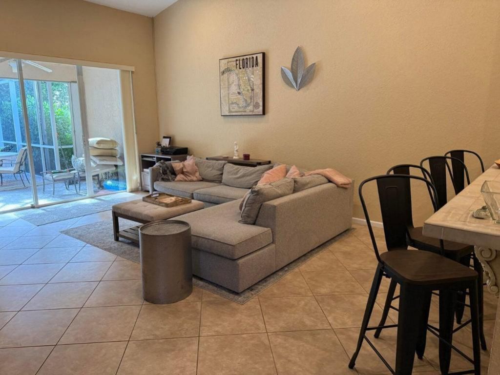 328 W Coral Trace Circle W, Delray Beach, FL 33445 Photo