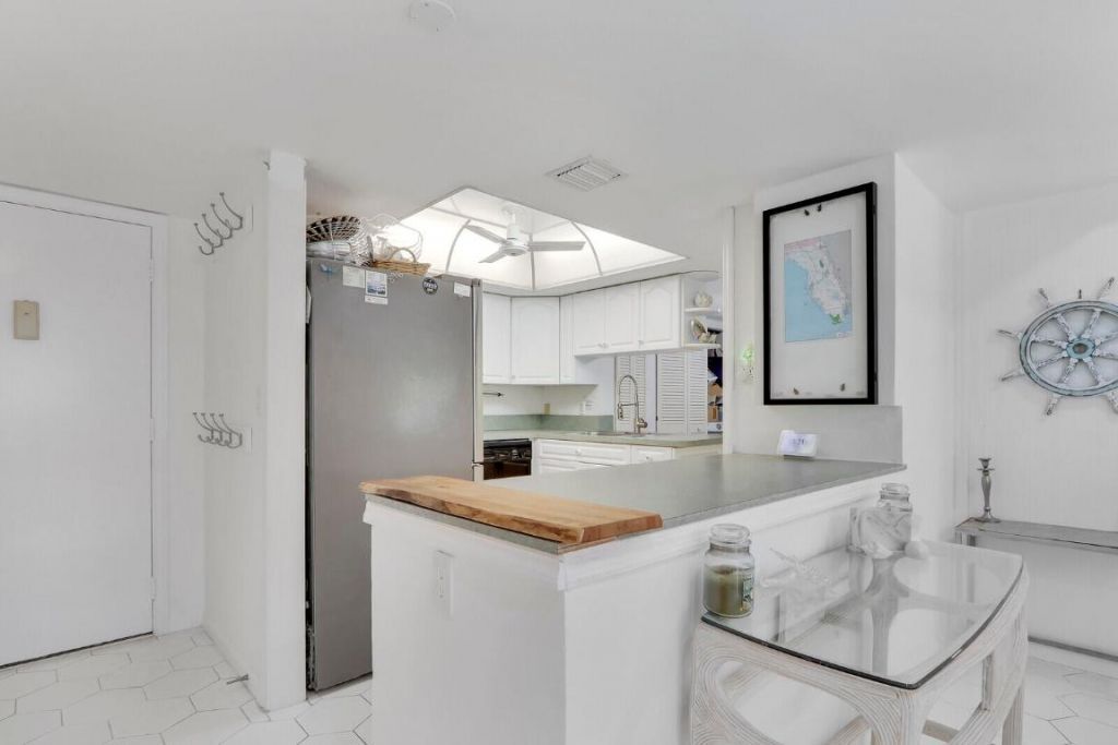 1618 Twelve Oaks Way, Unit 103, North Palm Beach, FL 33408 Photo