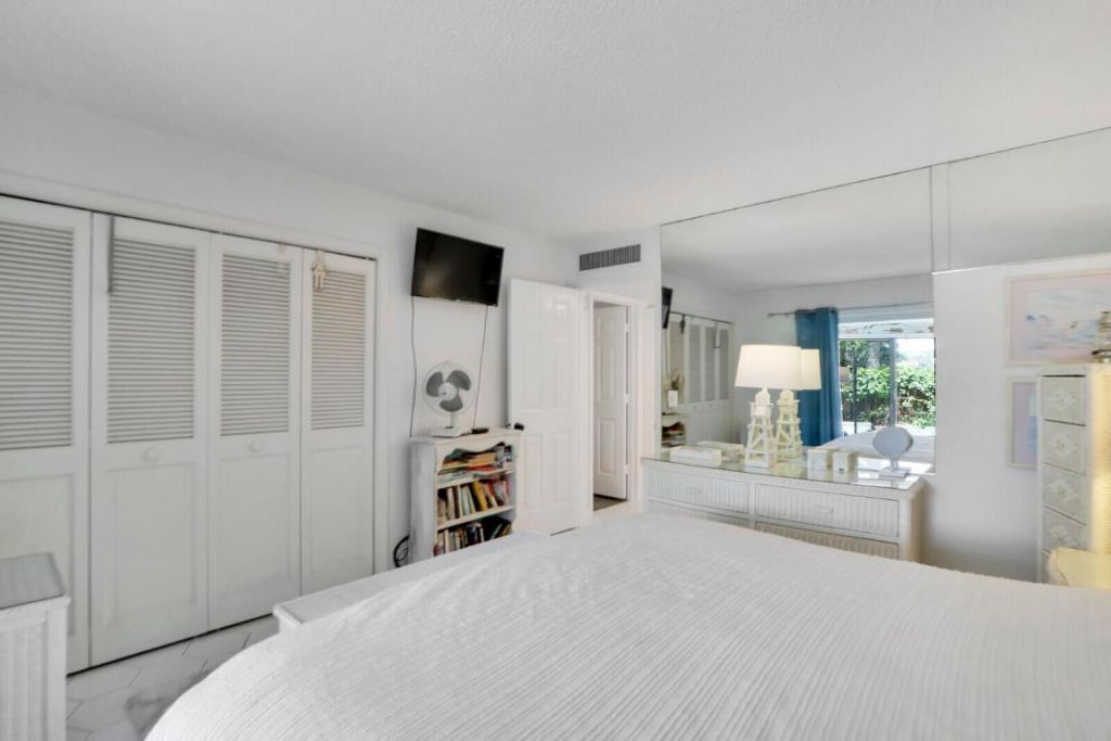 1618 Twelve Oaks Way, Unit 103, North Palm Beach, FL 33408 Photo