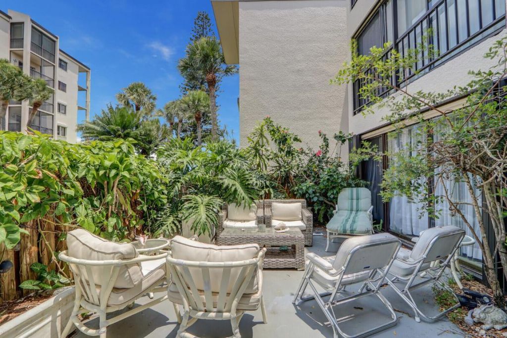 1618 Twelve Oaks Way, Unit 103, North Palm Beach, FL 33408 Photo