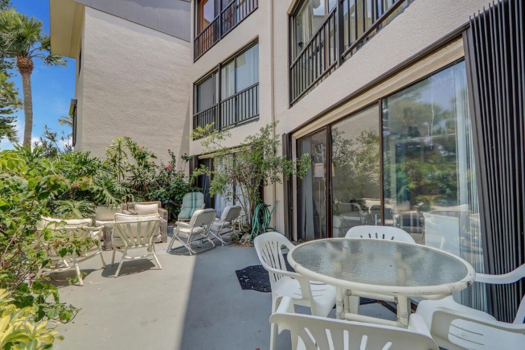 1618 Twelve Oaks Way, Unit 103, North Palm Beach, FL 33408 Photo