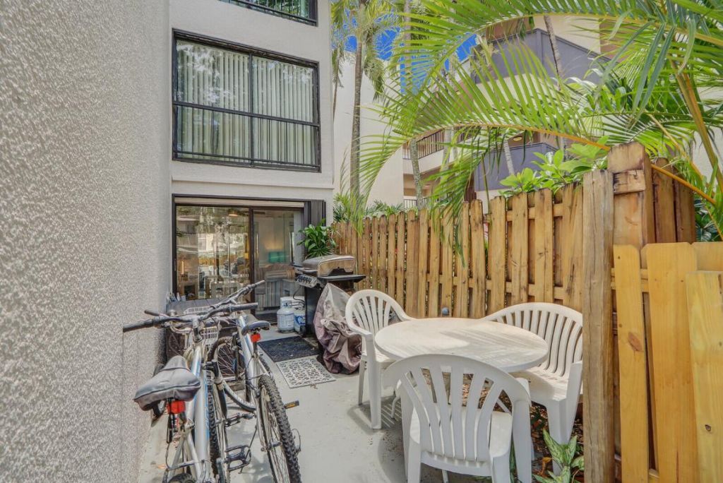 1618 Twelve Oaks Way, Unit 103, North Palm Beach, FL 33408 Photo