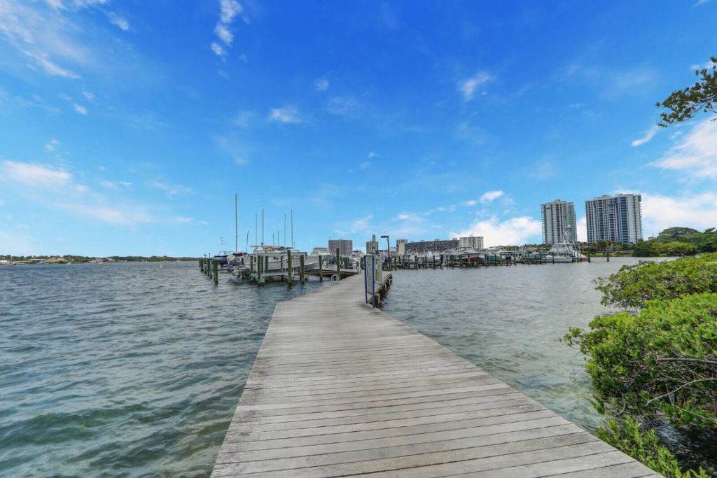 1618 Twelve Oaks Way, Unit 103, North Palm Beach, FL 33408 Photo