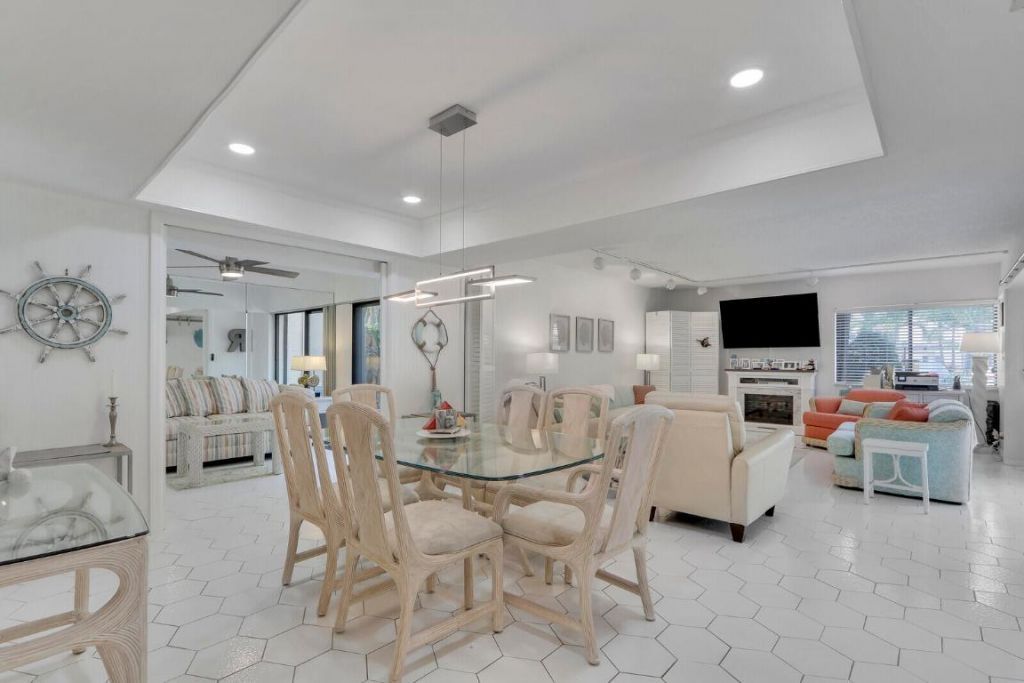 1618 Twelve Oaks Way, Unit 103, North Palm Beach, FL 33408 Photo