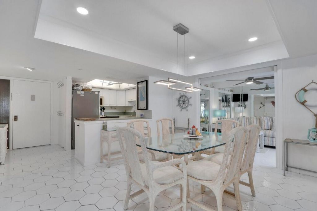 1618 Twelve Oaks Way, Unit 103, North Palm Beach, FL 33408 Photo