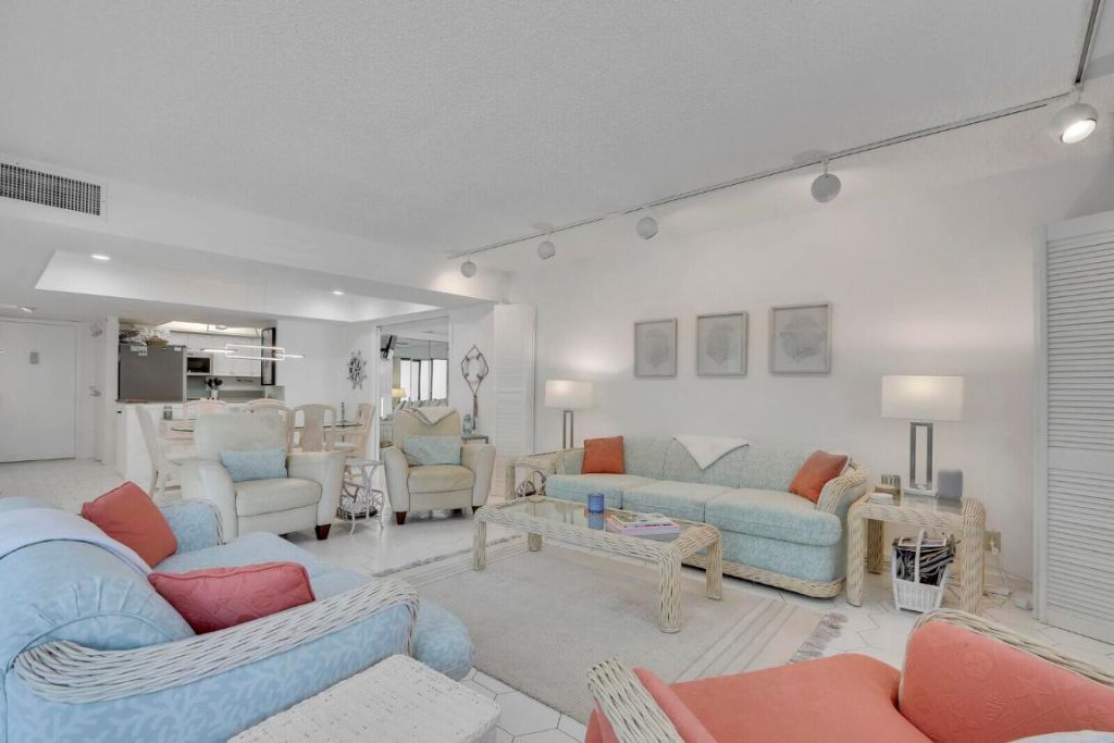 1618 Twelve Oaks Way, Unit 103, North Palm Beach, FL 33408 Photo