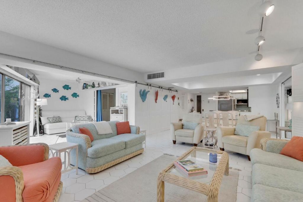 1618 Twelve Oaks Way, Unit 103, North Palm Beach, FL 33408 Photo