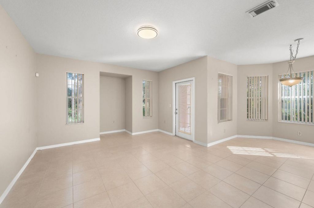 112 SW Peacock Boulevard, Unit 7202, Port Saint Lucie, FL 34986 Photo