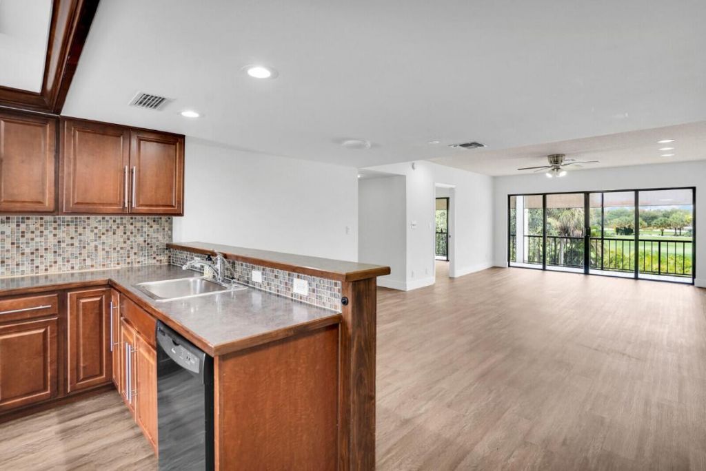 1701 Presidential Way, Unit A201, West Palm Beach, FL 33401 Photo