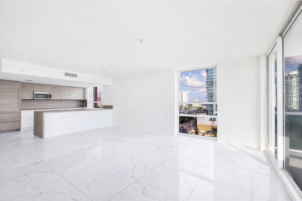 400 Sunny Isles Boulevard, Unit 1022, Sunny Isles Beach, FL 33160 Photo